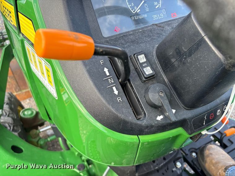 image for item YA1252 2021 John Deere 3035D  MFWD tractor