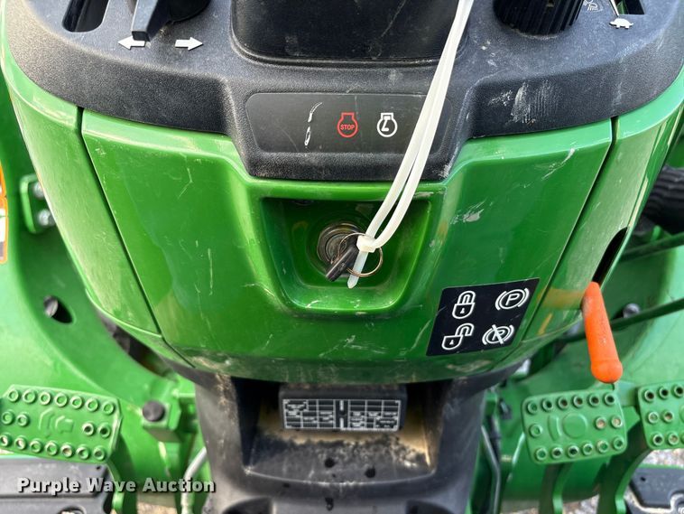 image for item YA1252 2021 John Deere 3035D  MFWD tractor