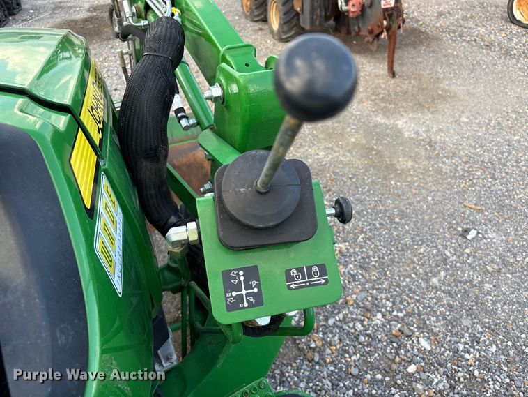 image for item YA1252 2021 John Deere 3035D  MFWD tractor