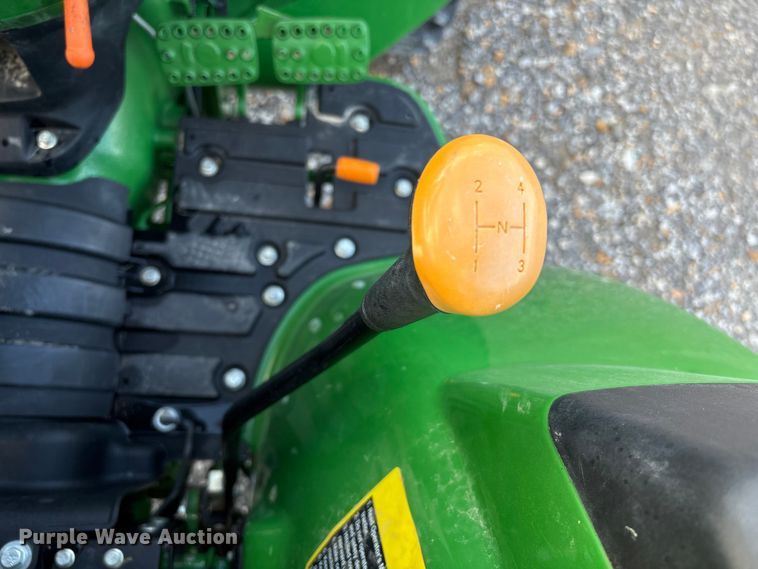 image for item YA1252 2021 John Deere 3035D  MFWD tractor