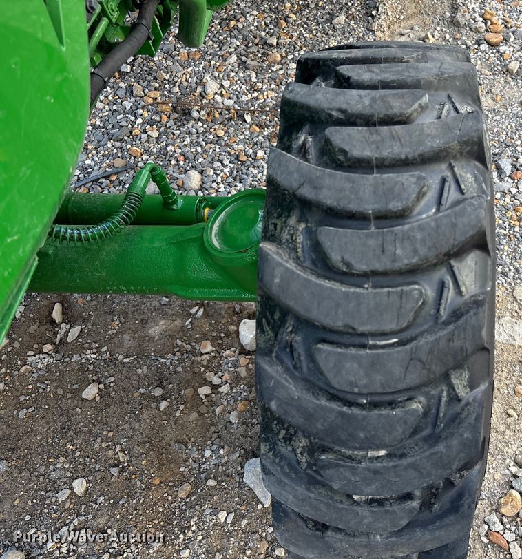 image for item YA1252 2021 John Deere 3035D  MFWD tractor