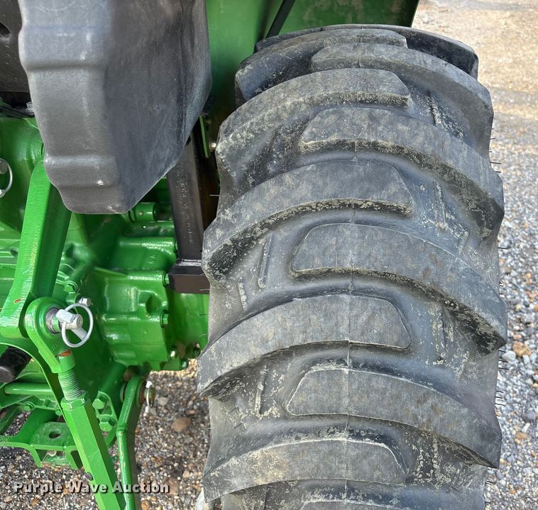 image for item YA1252 2021 John Deere 3035D  MFWD tractor