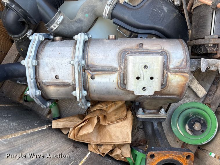 image for item YA1252 2021 John Deere 3035D  MFWD tractor