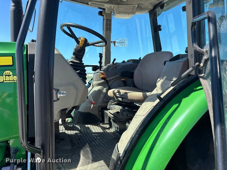 image for item YA1287 2022 John Deere 6105E MFWD tractor