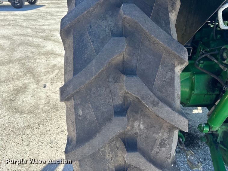 image for item YA1287 2022 John Deere 6105E MFWD tractor