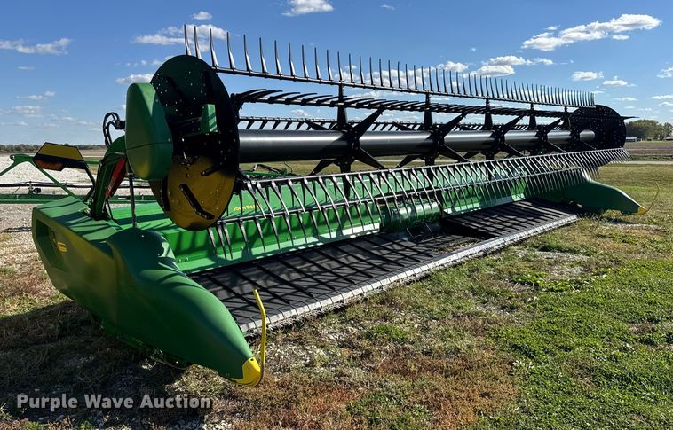 image for item YA1332 2021 John Deere RD30F flex draper head