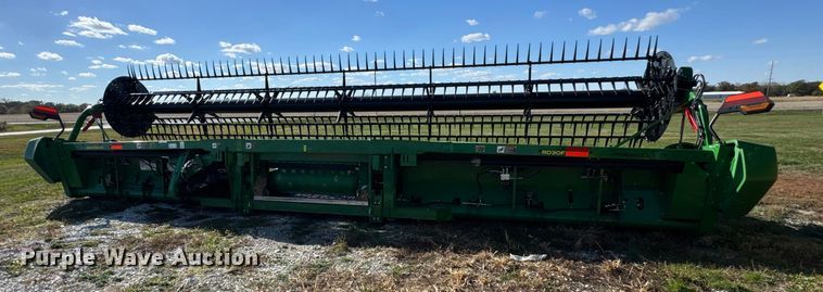image for item YA1332 2021 John Deere RD30F flex draper head