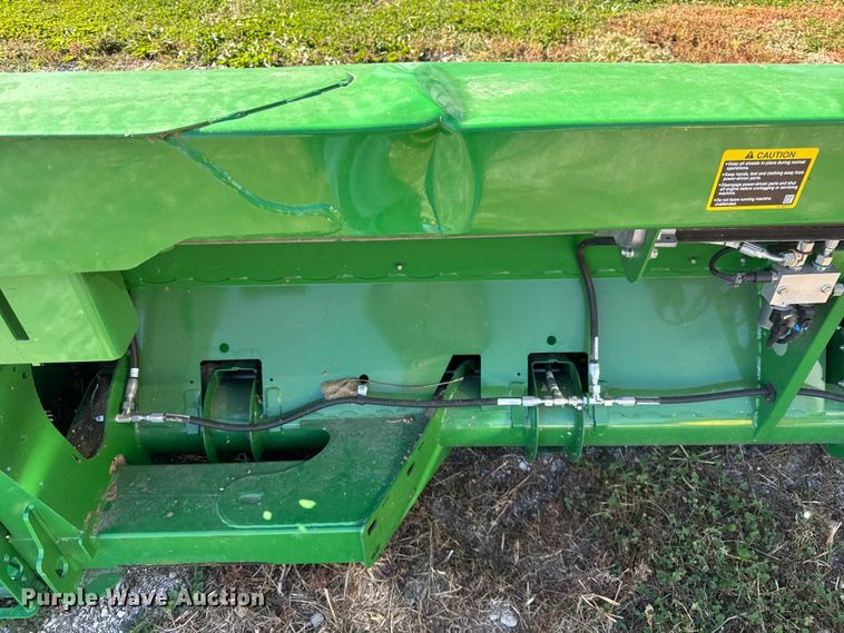 image for item YA1332 2021 John Deere RD30F flex draper head