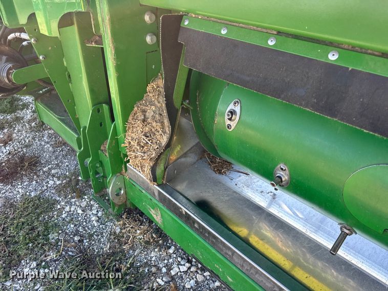 image for item YA1332 2021 John Deere RD30F flex draper head