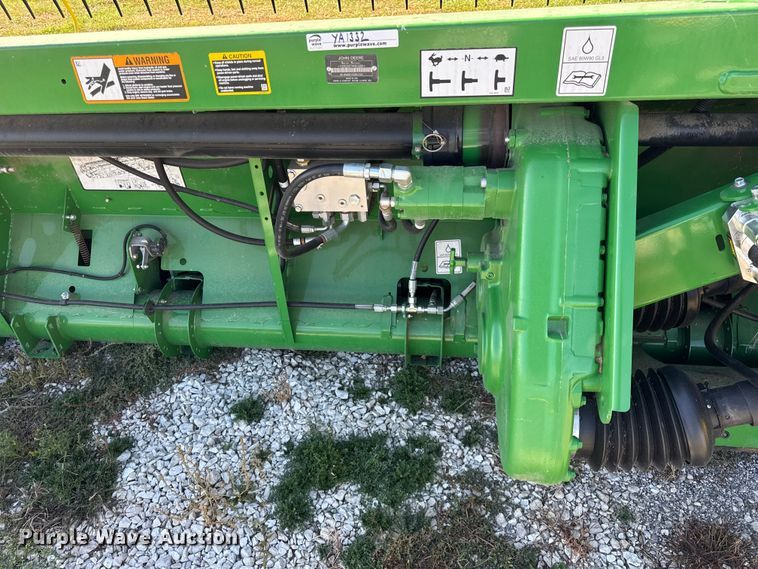 image for item YA1332 2021 John Deere RD30F flex draper head