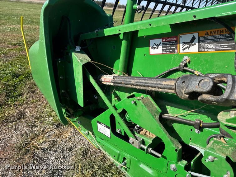 image for item YA1332 2021 John Deere RD30F flex draper head