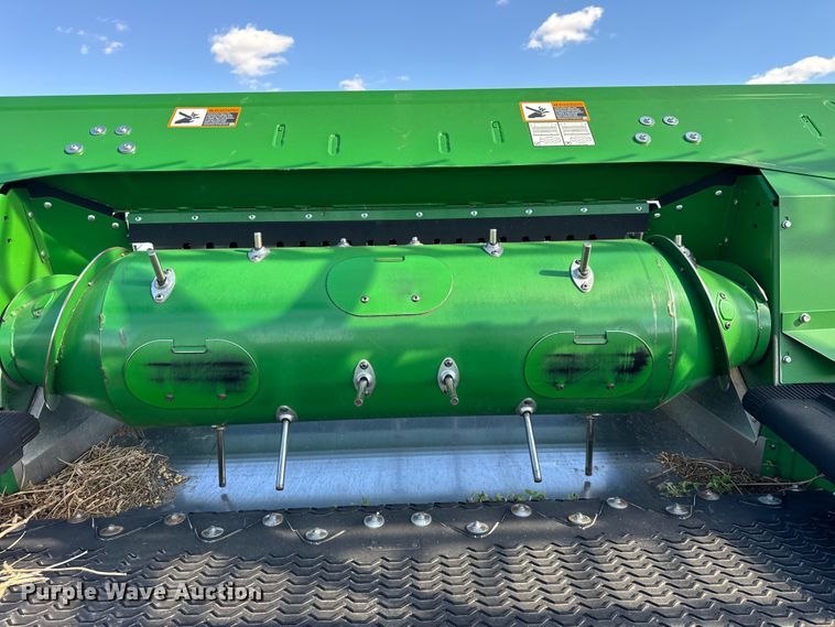 image for item YA1332 2021 John Deere RD30F flex draper head