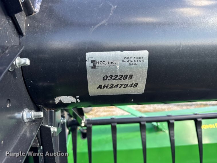 image for item YA1332 2021 John Deere RD30F flex draper head