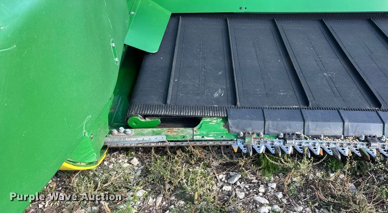image for item YA1332 2021 John Deere RD30F flex draper head