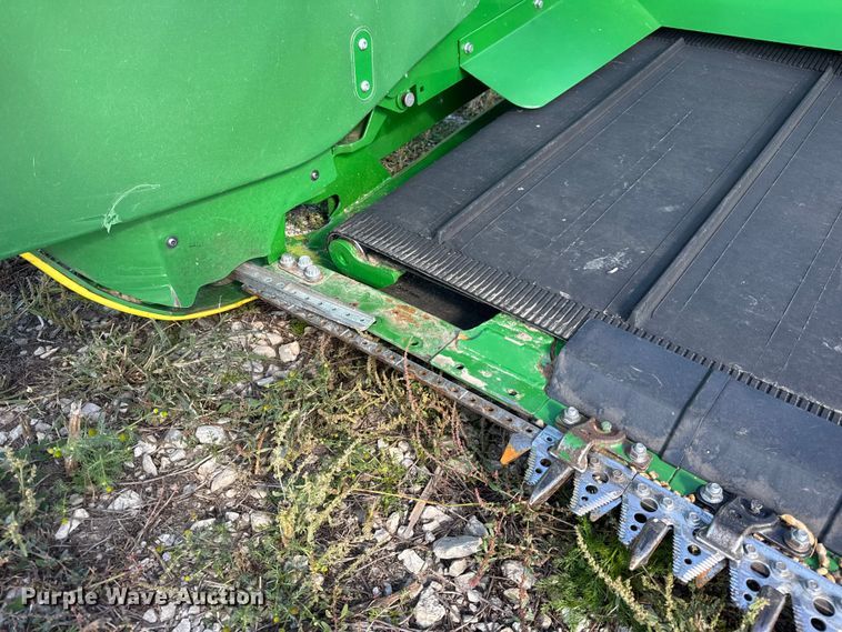 image for item YA1332 2021 John Deere RD30F flex draper head