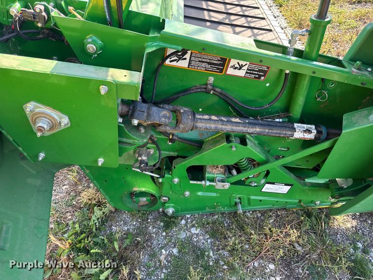 image for item YA1332 2021 John Deere RD30F flex draper head