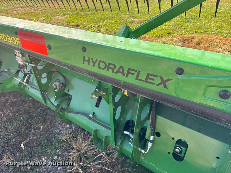 image for item YA1332 2021 John Deere RD30F flex draper head