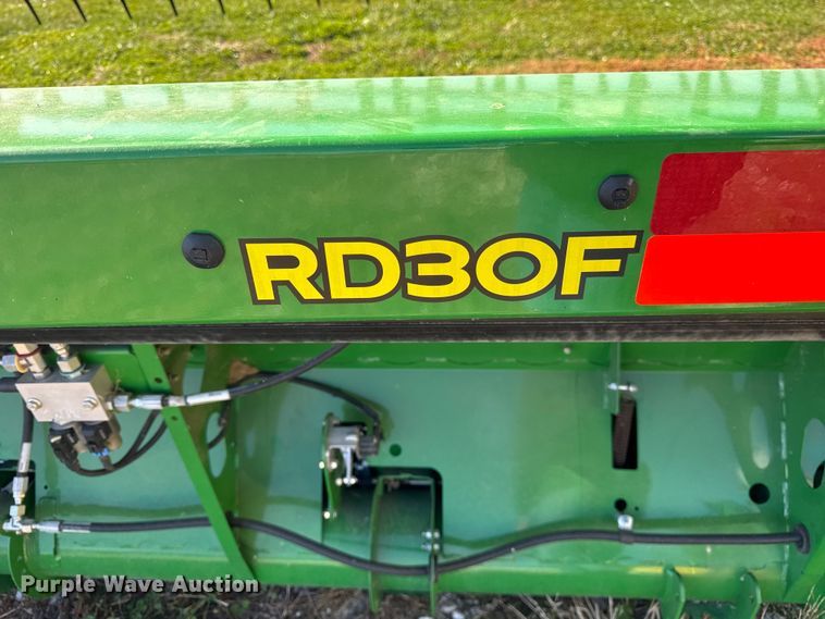 image for item YA1332 2021 John Deere RD30F flex draper head