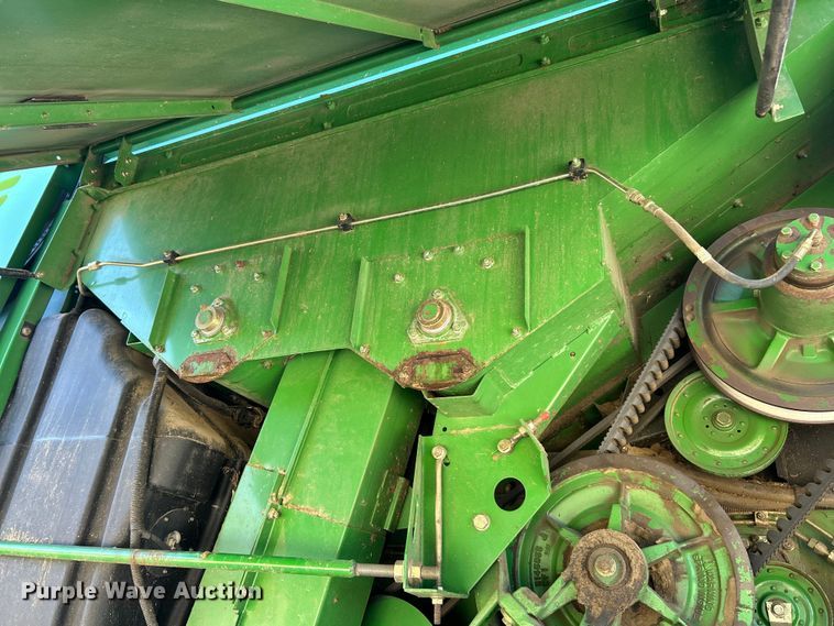 image for item YA1346 1999 John Deere 9510 Maximizer RWA combine