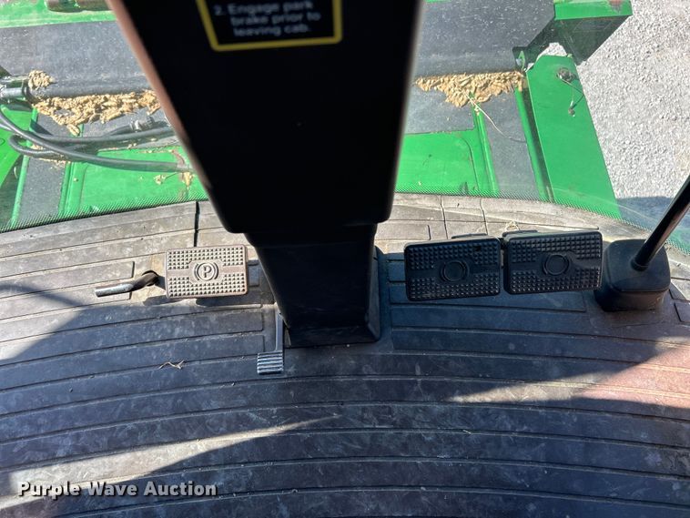 image for item YA1346 1999 John Deere 9510 Maximizer RWA combine