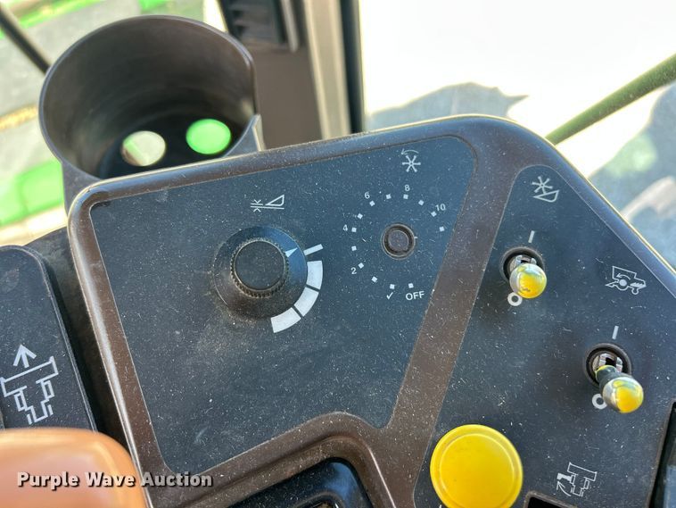 image for item YA1346 1999 John Deere 9510 Maximizer RWA combine