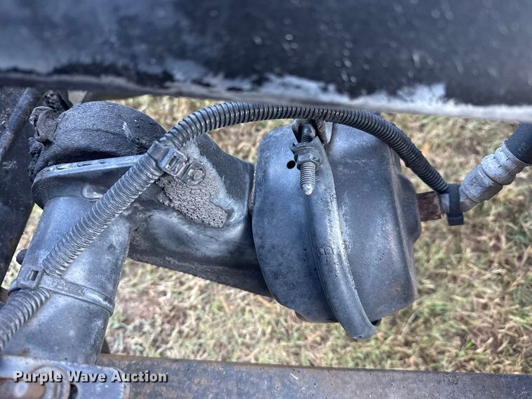 image for item DJ7766 2002 Freightliner Century Class semi truck