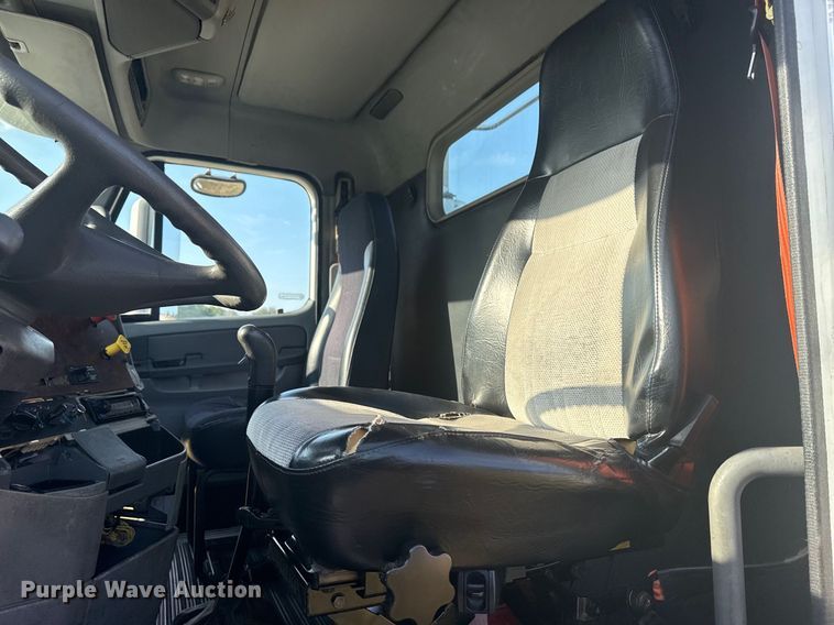 image for item DJ7766 2002 Freightliner Century Class semi truck