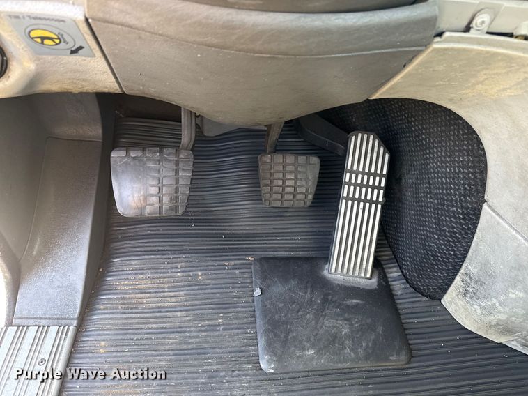 image for item DJ7766 2002 Freightliner Century Class semi truck