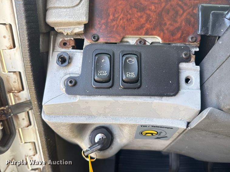 image for item DJ7766 2002 Freightliner Century Class semi truck