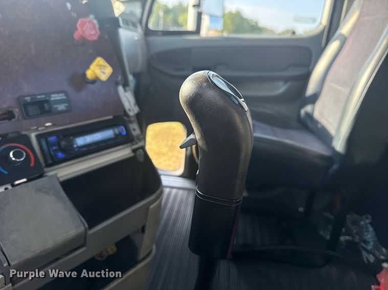 image for item DJ7766 2002 Freightliner Century Class semi truck