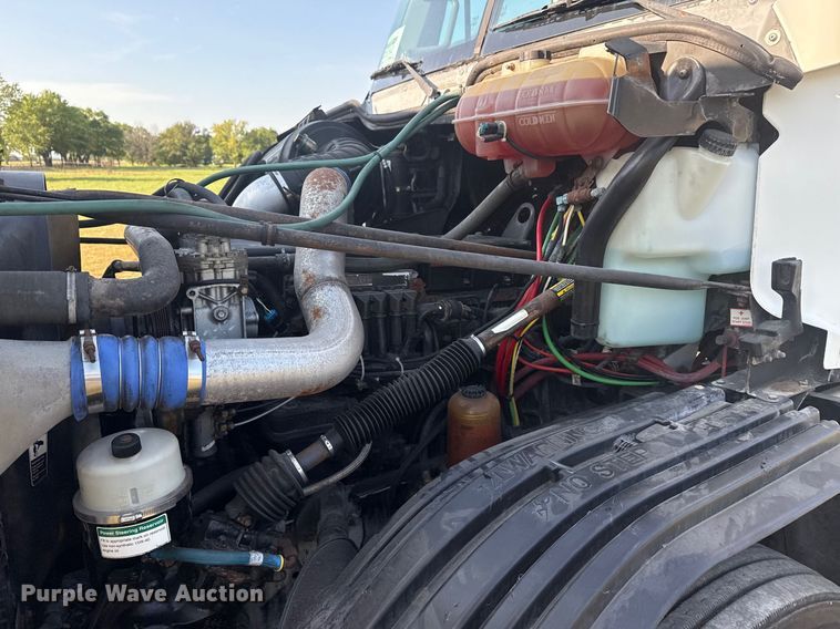 image for item DJ7766 2002 Freightliner Century Class semi truck