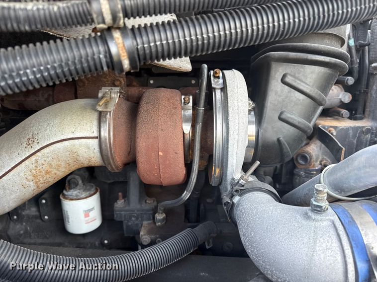 image for item DJ7766 2002 Freightliner Century Class semi truck