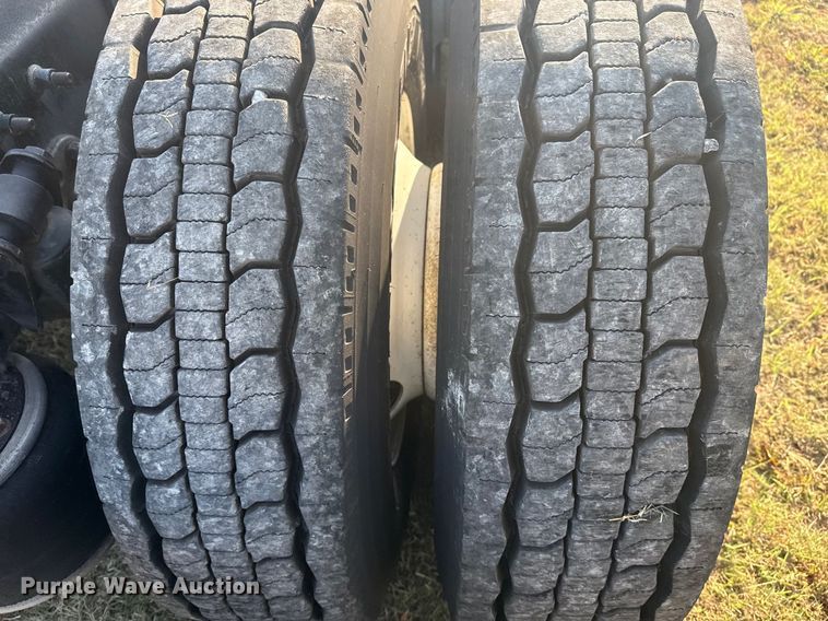 image for item DJ7766 2002 Freightliner Century Class semi truck