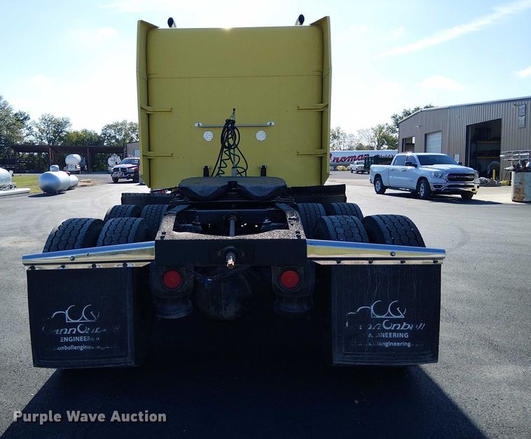 image for item DJ7857 1998 Peterbilt 379 semi truck