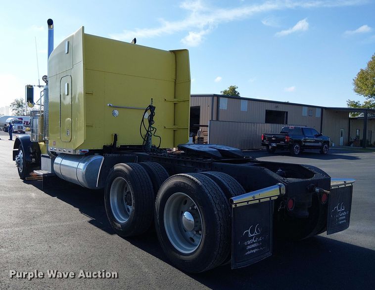image for item DJ7857 1998 Peterbilt 379 semi truck
