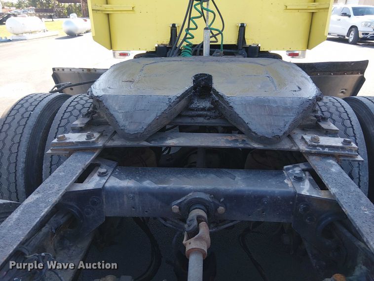 image for item DJ7857 1998 Peterbilt 379 semi truck