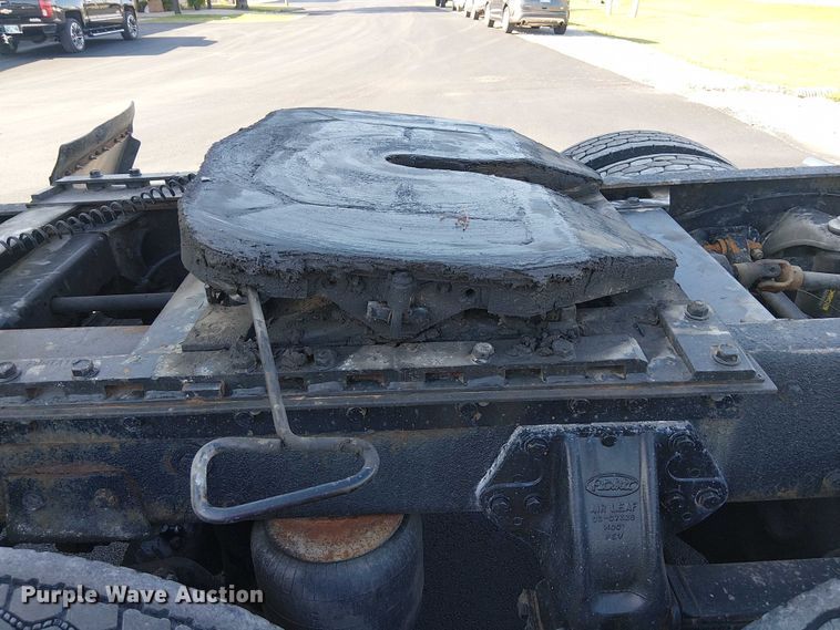 image for item DJ7857 1998 Peterbilt 379 semi truck