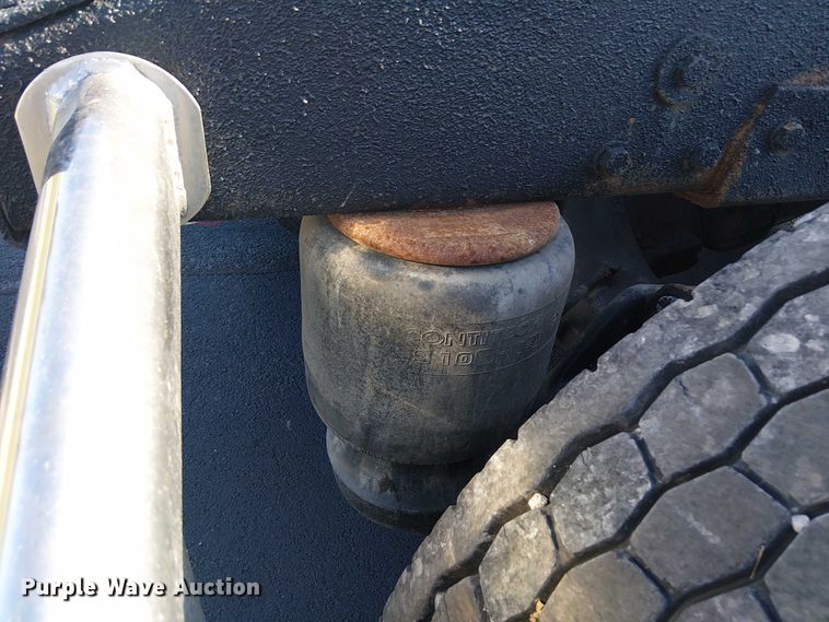 image for item DJ7857 1998 Peterbilt 379 semi truck