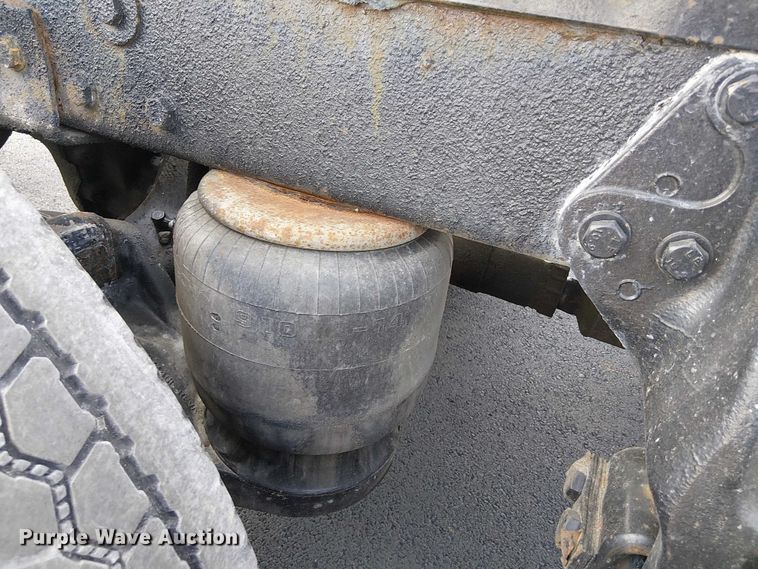 image for item DJ7857 1998 Peterbilt 379 semi truck