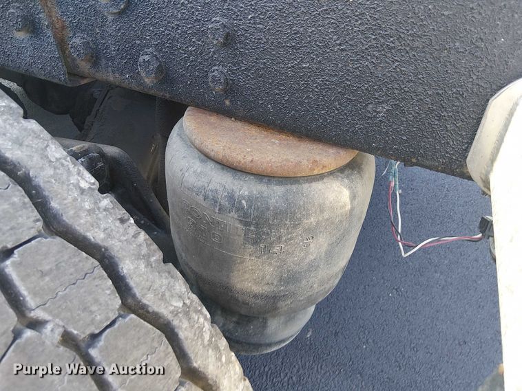 image for item DJ7857 1998 Peterbilt 379 semi truck