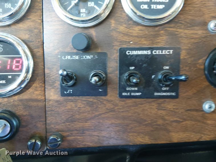 image for item DJ7857 1998 Peterbilt 379 semi truck