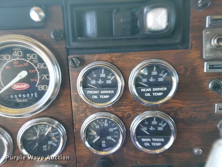 image for item DJ7857 1998 Peterbilt 379 semi truck