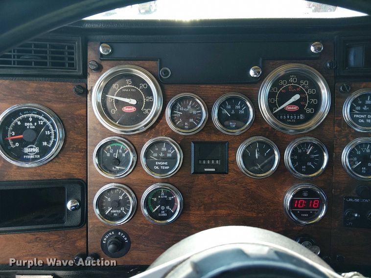 image for item DJ7857 1998 Peterbilt 379 semi truck