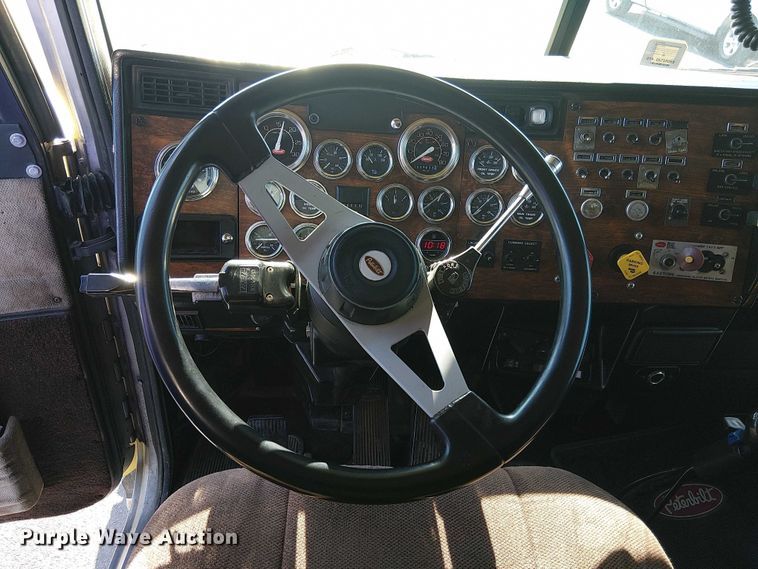 image for item DJ7857 1998 Peterbilt 379 semi truck