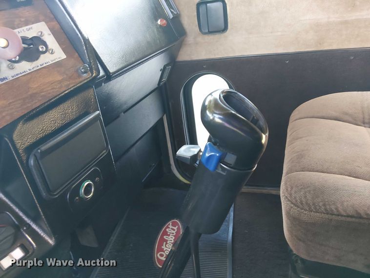 image for item DJ7857 1998 Peterbilt 379 semi truck