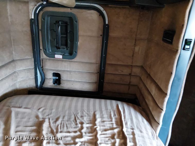 image for item DJ7857 1998 Peterbilt 379 semi truck