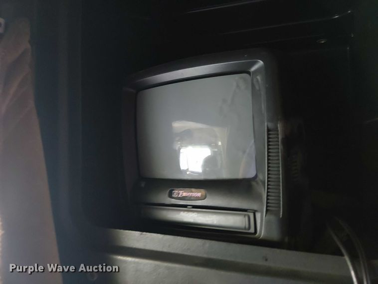 image for item DJ7857 1998 Peterbilt 379 semi truck