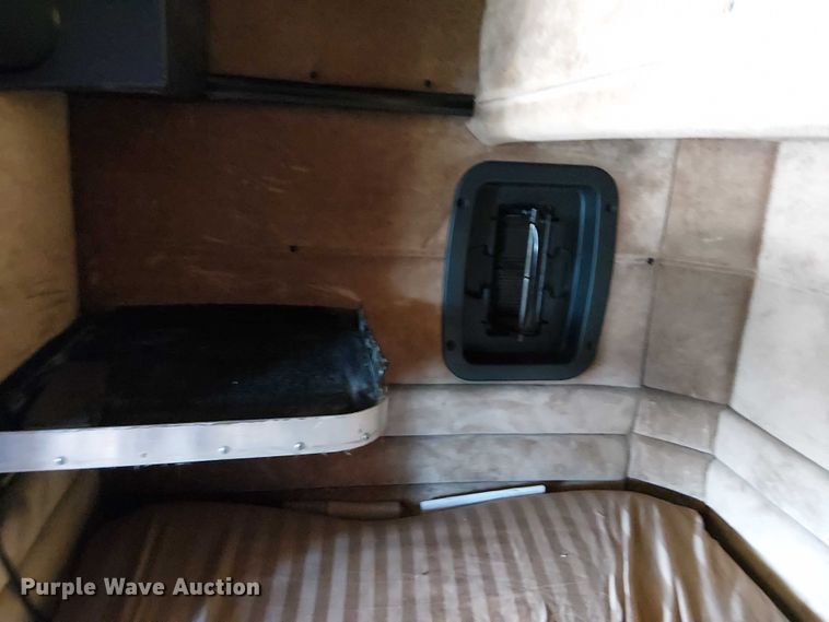 image for item DJ7857 1998 Peterbilt 379 semi truck