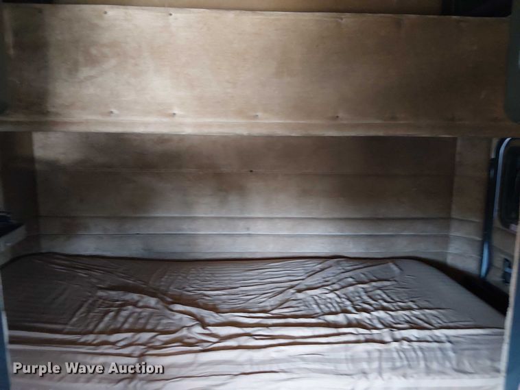 image for item DJ7857 1998 Peterbilt 379 semi truck