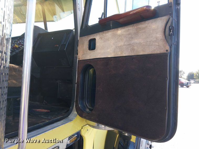 image for item DJ7857 1998 Peterbilt 379 semi truck